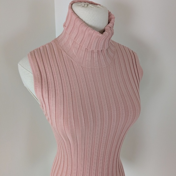 Silk Ribbed Turtleneck Sleeveless Fitted Tight Tank Top Shirt - Picture 3 of 12